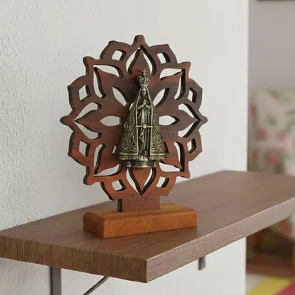 Adorno de Madeira Vazada Nossa Senhora Aparecida Metal Ouro Velho - 16 cm