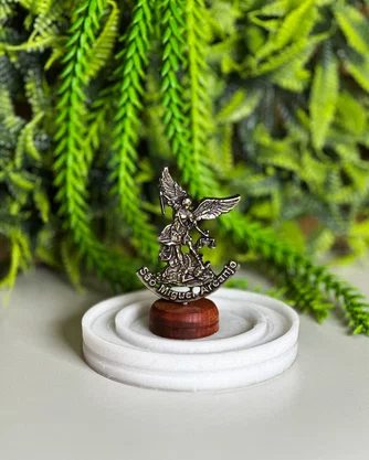 Adorno de Mesa São Miguel Ouro Velho - 8 x 5 cm 
