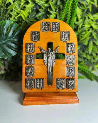 Adorno de Mesa Via Sacra e Cristo Ressuscitado Ouro Velho - 23 x 15 cm 