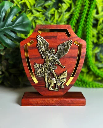 Adorno de Mesa São Miguel Arcanjo com Acrílico - 16 x 12 cm 