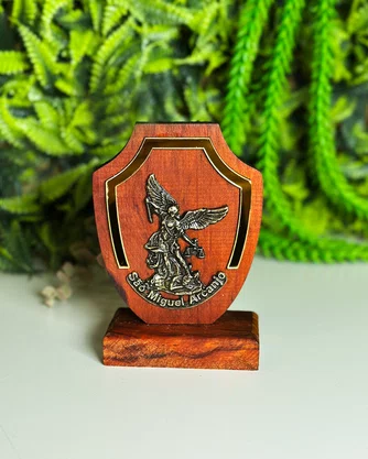 Adorno de Mesa São Miguel Arcanjo com Acrílico - 11 x 7 cm 
