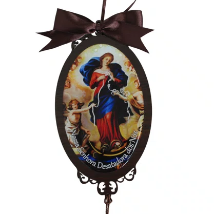 Adorno Oval Nossa Senhora Desatadora dos Nós em MDF