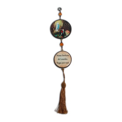 Adorno Redondo de Porta Nossa Senhora de Lourdes 2 Medalhas 30 x 7,5 cm