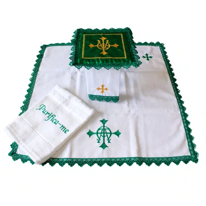  Alfaia Bordada Branca e Verde