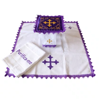Alfaias Bordadas em Roxo