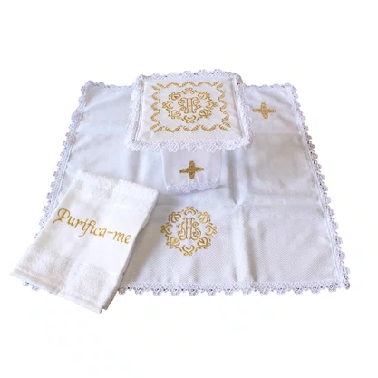 Alfaias Bordado Branco e Dourado