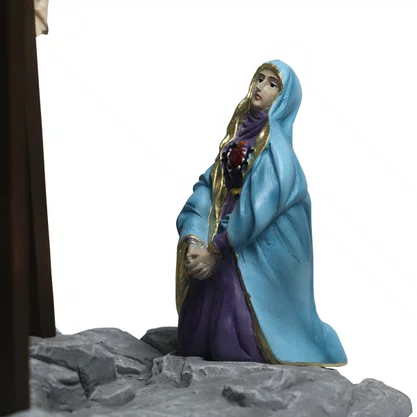 Cenário Nossa Senhora das Dores Contempla Jesus na Cruz