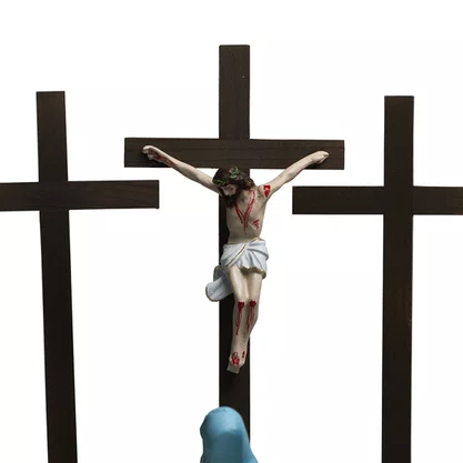 Cenário Nossa Senhora das Dores Contempla Jesus na Cruz