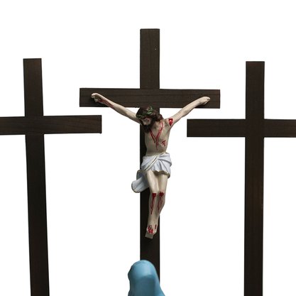 Cenário Nossa Senhora das Dores Contempla Jesus na Cruz