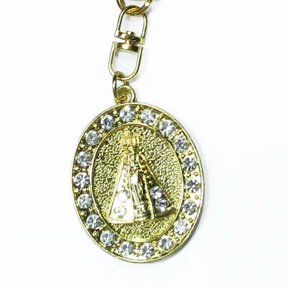 Chaveiro de Nossa Aparecida Oval Dourado Strass