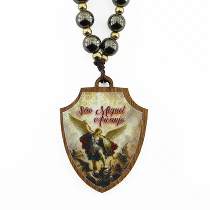 Chaveiro de Madeira São Miguel Arcanjo Mosquete Dourado