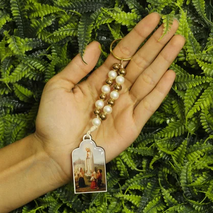 Chaveiro Madeira de Nossa Senhora de Fátima Contas
