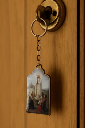 Chaveiro Madeira de Nossa Senhora de Fátima Corrente