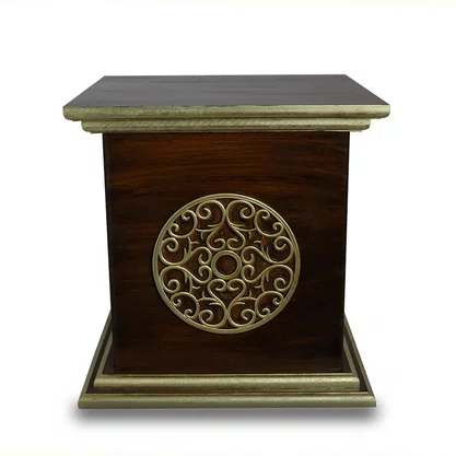 Coluna Pedestal de Madeira Escura para Imagens e Detalhe Dourado - 40 cm X 42 cm