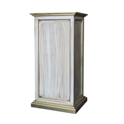 Coluna Pedestal de Madeira para Imagens Off White e Detalhe em Dourado - 120 cm x 60 cm x 50 cm
