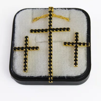 Conjunto Brinco e Pingente Cruz Strass Fina Preto