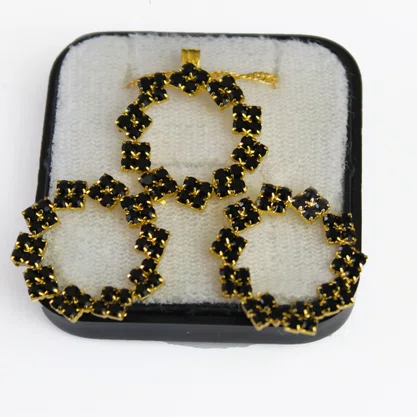 Conjunto Brinco e Pingente Flor Strass Preto