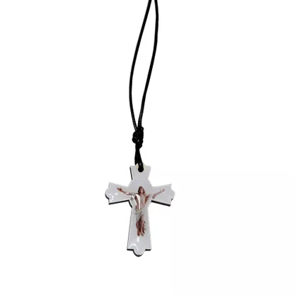 Cordão Crucifixo com Cristo Crucificado e cristo Ressuscitado Resinada 5,5 cm x 3 cm