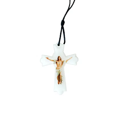 Cordão Crucifixo com Cristo Cruxificado e Cristo Ressucitado Resinada 7 x 5 cm