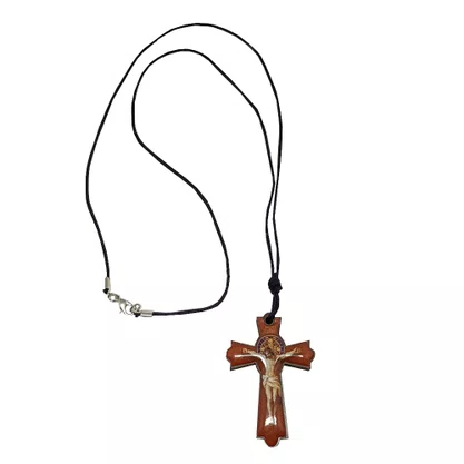 Cordão Crucifixo de São Bento Madeira Resinada 5,5 cm x 3 cm