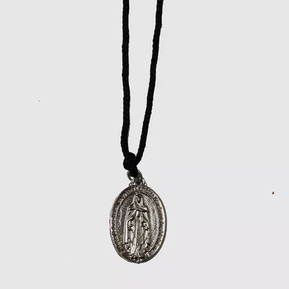 Cordão Medalha de Nossa Senhora das Lágrimas e Jesus Manietado Níquel P