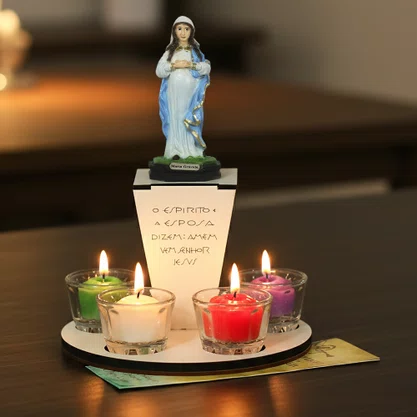 Coroa do Advento Vela e Imagem de Nossa Senhora Grávida