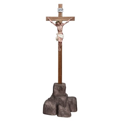 Crucifixo de Madeira e Cristo em Resina Nacional com Pedestal - 2,36 mt