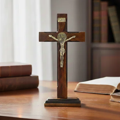 Crucifixo de Parede e Mesa em Madeira São Bento - 25 cm