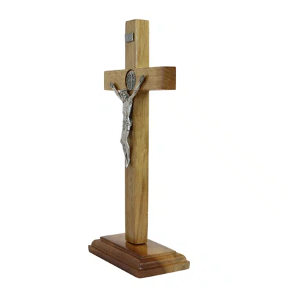Crucifixo de São Bento em Madeira - 22 cm 