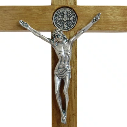 Crucifixo de São Bento em Madeira - 22 cm 
