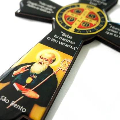 Cruz de Parede São Bento MDF Resinada 15 cm