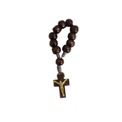 Dezena Madeira Marrom e Crucifixo - 8 Mm