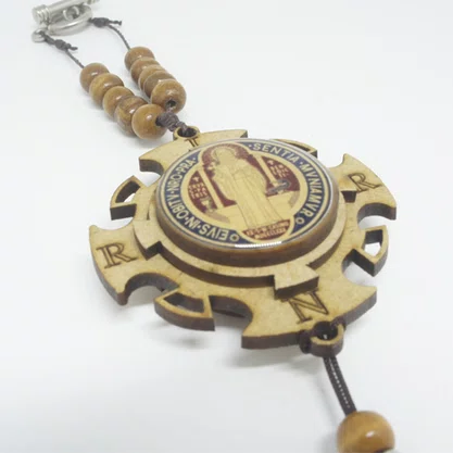 Dezena para Carro Medalha de São Bento em MDF Resinado Contas de 10mm