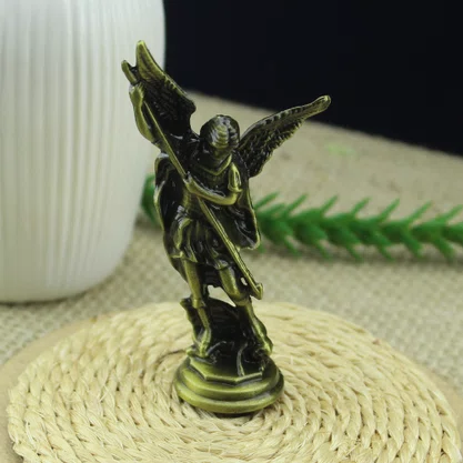 Enfeite de São Miguel Arcanjo Metal Ouro Velho Autocolante - 7,5 cm