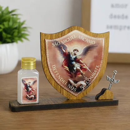 Escudo de Mesa São Miguel Arcanjo Com Porta Água Benta - 12 cm x 16,5 cm