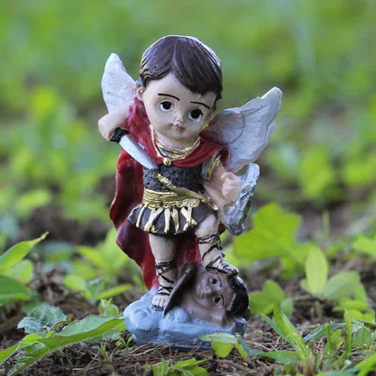 Imagem de Arcanjo São Miguel Infantil de Resina Nacional - 10 cm