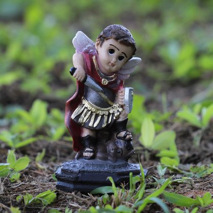 Imagem de Arcanjo São Miguel Infantil de Resina Nacional - 9 cm