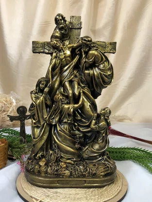 Imagem de Jesus Decido da Cruz de Mármore com Pintura Bronze - 31 cm