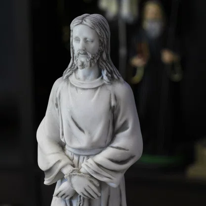 Imagem de Jesus Manietado de Mármore - 40 cm