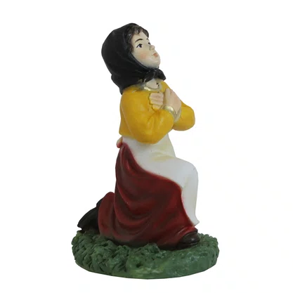 Imagem de Nossa Senhora de Fátima com Pastores de Resina Nacional com Coroa - 29 cm