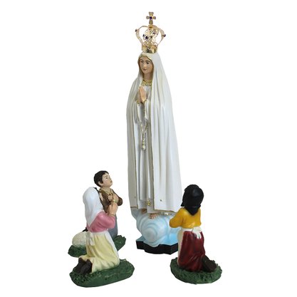 Imagem de Nossa Senhora de Fátima com Pastores de Resina Nacional com Coroa - 29 cm