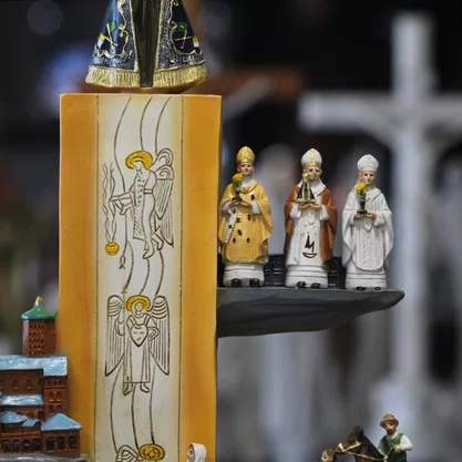 Imagem Jornada Sagrada de Nossa Senhora Aparecida de Resina - 40 cm