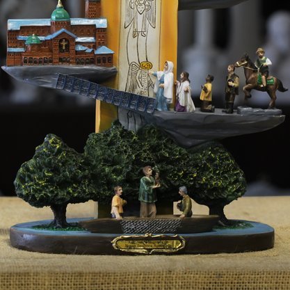 Imagem Jornada Sagrada de Nossa Senhora Aparecida de Resina - 40 cm