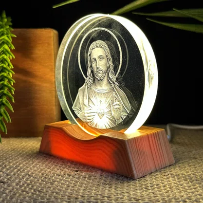 Luminária Led do Sagrado Coração de Jesus Vidro Esculpido - 9 cm