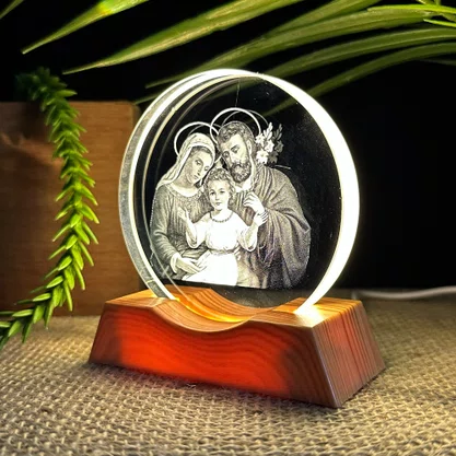 Luminária Led Sagrada Família Vidro Esculpido -9 cm