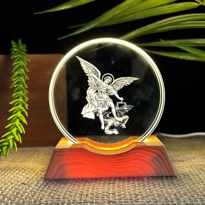 Luminária Led São Miguel Arcanjo Vidro Esculpido - 9 cm