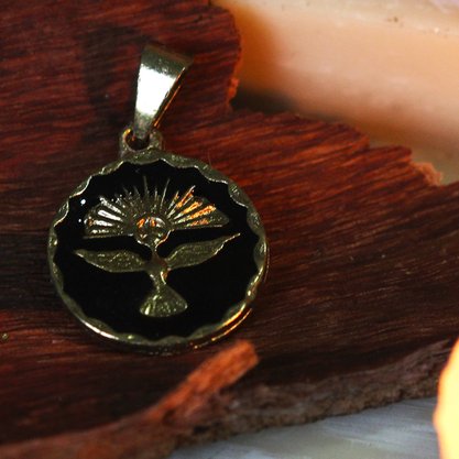 Medalha do Divino Espirito Santo Fundo Preto - 15mm