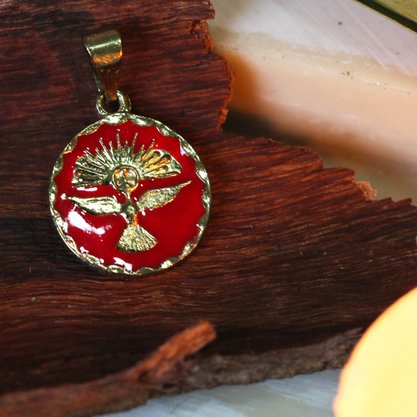 Medalha do Divino Espirito Santo Fundo Vermelho - 15mm