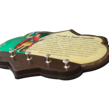Porta Chaves Santo Expedito em MDF Resinado - 16 ,5 cm x 21 cm