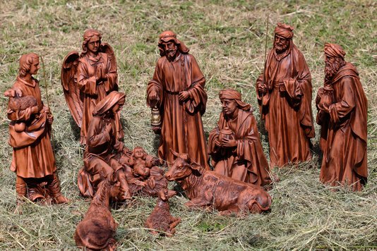 Presépio com 11 Peças em Resina Efeito Madeira - 43 Cm